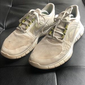 Grey Nike Free Run 3